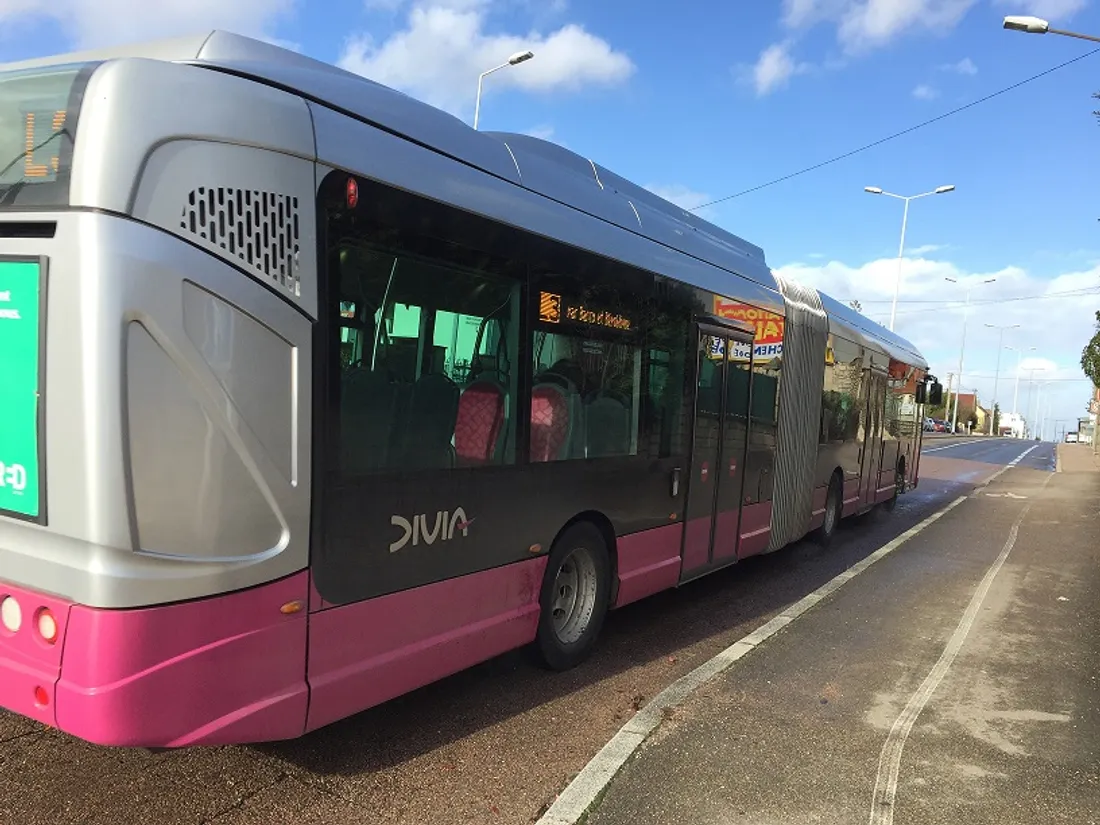 Un bus Divia a été caillassé ce mardi à Dijon 